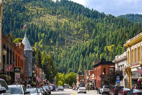 best small towns in idaho to live